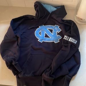 Navy UNC Tar Heels North Carolina embroidered logo hoodie. Size Small